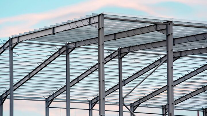 Guide complet pour choisir un matériau structure métallique : acier, corrosion et solutions pour une protection optimale